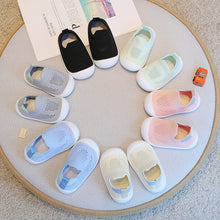 Load image into Gallery viewer, Anti-Slip Shoe Socks for Kids