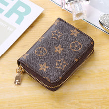 Load image into Gallery viewer, Women&#39;s Leather Card Wallets
