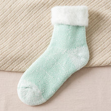 Load image into Gallery viewer, 5 Pair Thicker Solid Socks

