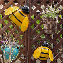 Load image into Gallery viewer, 4pcs Metal Bumble Bee Decorations
